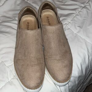 Dr Scholls taupe colored casual shoe, worn once